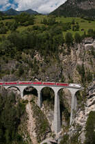 Ge 4/4 III 643  Vals  am 14. August 2011 mit dem RE 1141 (Chur - St. Moritz) am Landwasserviadukt.