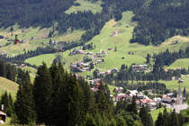 Walmendingerhorn-Bahn mit Blick auf Mittelberg im Kleinwalsertal.  19.07.2011