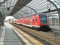 Hier ein RE2 von K�nigs Wusterhausen nach Rathenow, bei der Ausfahrt am 8.7.2011 aus Berlin Spandau.