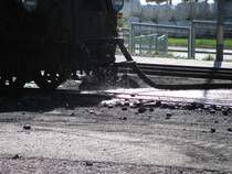 Am Bahnhof Jenbach steckt die 83er in den letzten Vorbereitungen zur Abfahrt am 6,09,2011 