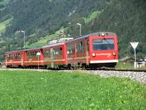 Bei einem Urlaub in Tirol ist ein Besuch der Zillertalbahn unumg�nglich! Hier VT7 bei der Einfahrt in den Bahnhof Mayerhofen