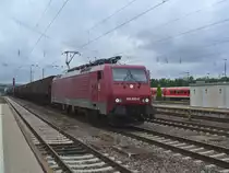 189 800-6  zieht einen Sch�ttgutwagenzug am 08.09.2011 durch Kaiserslautern 