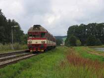 854 225-0/80-29 207-5 mit Sp 1867 Chlumec nad Cidlinou -Trutnov Hlavn� N�dra�� auf Bahnhof Vlčice am 8-8-2011.