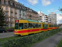 Be 4/8 mit der Betriebsnummer 222 und der Be 4/6 105 fahren zur Haltestelle M Parc in Basel. Die Aufnahme stammt vom 09.08.2011.