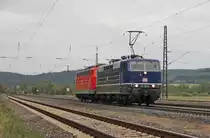 Das sieht man nicht alle Tage auf der KBS 610! Zwei 181er auf �berf�hrung von Dessau nach Frankfurt: 181 201-5 und 181 218-9. Aufgenommen am 15.07.2011 in Mecklar.