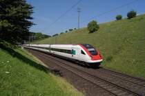 RABDe 500 007-0 f�hrt am 2.8.11 als IR 2073 von Mumpf Richtung M�hlin.