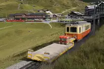 Am 13.8.11 st�sst der BDhe 2/4 203 eine Vorstellwagen von der Kleinen Scheidegg bergw�rts.