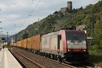 Crossrail 185 599 zieht am 17.8.11 einen P&O Zug durch Kaub.