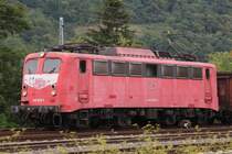 140 024 f�hrt am 18.8.11 durch den Bahnhof Bullay.