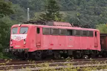 140 024 f�hrt am 18.8.11 durch den Bahnhof Bullay.