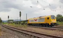 Seltenheit: Wiebe's 264 011-8 mit ARS Autotransportwagen in Fahrtrichtung S�den. Aufgenommen am 21.07.2011 in Eschwege West.