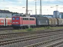Zum dritten Mal in der Woche sah ich die 140 043-1, die am 09.09.2011 mit einen gemischten G�terzug durch Kaiserslautern fuhr.
