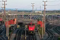 1064 010, an einem Sp�tsommerabend in Wien Zentralverschiebebahnhof. Die Aufnahme enstand am 10.09.2011.