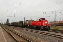 Am Haltepunkt Magdeburg-Eichenweiler konnte 261 046-7 mit einem G�terzug abgelichtet werden (09.09.2011). 