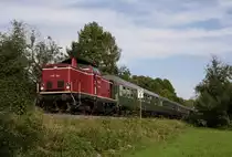 V 100 1041 der Eisenbahn-Betriebsgesellschaft Neckar-Schwarzwald-Alb mbH (NeSA) fuhr am 11.09.11 mit einem Sonderzug von M�nsingen �ber Schelklingen, Ulm und Friedrichshafen nach Lindau und zur�ck, Langenargen