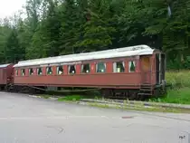 BMK - ex OeBB Speisewagen WR 403 abgestelt in Kallnach am 12.08.2011