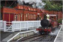 Lok Nr 4  Loch  umf�hrt den Zug in Douglas. (10.08.2011)