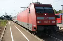 101 092-5 mit IC 2004 Konstanz nach Emden Hbf in Villingen am 14.08.2011