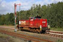 OHE 160074 hat einen Wagen in die Kaserne gebracht und kommt ohne Wagen wieder raus. (13.09.11)