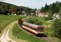 VT 43 der HzL mit einem Fotozug in Offenhausen 18.8.11