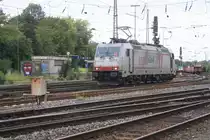 185 580-8 von Crossrail rangiert in Aachen-West bei Wolken.
11.9.2011