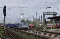 185 690-5 von der Railpool im Dienst f�r die PCT - Private Car Train GmbH mit leeren Autotransportzug in Bremen. 13.09.2011