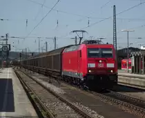 185 351-4 zieht am 26. August 2011 einen gemischten G�terzug durch den Passauer Hbf Richtung �sterreich.