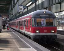 Eine RB nach Bad Friedrichshall-Jagstfeld steht am 23. August 2011 mit f�hrendem Karlsruher Steuerwagen im Stuttgarter Hbf.