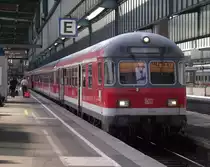 Eine RB nach Bad Friedrichshall-Jagstfeld steht am 23. August 2011 mit f�hrendem Karlsruher Steuerwagen im Stuttgarter Hbf.