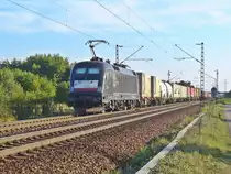 Taurus MRCE ES 64 U2 099 ist am 21.09.2011 mit einen Containerzug in Wiesental
