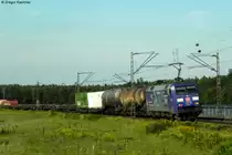 Die 152 134-2  Albatros  mit einem gemischten G�terzug im Wagh�useler Bogen. Aufgenommen am 31.08.2011 bei Wagh�usel.