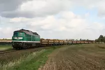 V300 001 (ex 232 404-4) bef�rdert am 22.09.11 einen Sandzug �ber die Steigung bei Zwetschien Richtung Schmirchau.