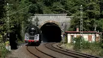01 1533-7 als Tfzf 92273 (Tuttlingen-Hausach) bei Niederwasser 24.9.11 Welche Version gef�llt euch besser?