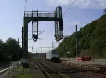 2804 mit einem G�terzug Durchf�hrt den Stolberger (Haupt-)Bahnhof (24.09.11)
