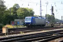 Die 145 CL-203 von Crossrail rangiert in Aachen-West bei Sonne.
24.9.2011.