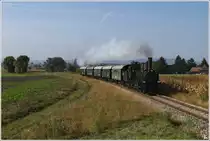 Dampflok 17c372 f�hrt mit EZ 7392  Leiser Berge  von Korneuburg nach Ernstbrunn. Harmannsdorf 24.9.2011