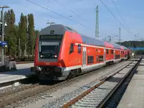 Zur Abwechslung f�r einen Flirt kam der RE 13008 Sassnitz-Rostock,am 25.September 2011,nach Bergen/R�gen.112 111 war Schublok.