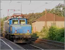 1020 041 (ex E94) der Mittelweserbahn am Morgen des 03.09.2011 im Bahnhof Laufach. Sie wird gleich dem Sonderzug der Historischen Eisenbahn Frankfurt (Zuglok 23 042, nicht im Bild) auf seiner Fahrt ins Dampflokwerk Meiningen Schubunterst�tzung auf der Spessart-Rampe leisten!
(Bild�berarbeitung und -zuschnitt: Stefan Wohlfahrt)
Herzlichen Dank Stefan!
                                 
