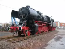 Dampflok 50 2652 vor dem Bahnwerk Kaiserslautern.  21.1.2006  Foto.