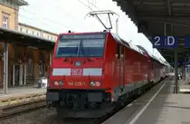 146 238-1 mit RE nach Karlsruhe in Villingen am 14.08.2011