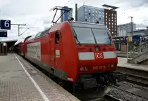 146 112-8 mit RE nach Offenburg in Freiburg am 27.08.2011