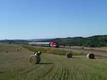 112 565-7 fuhr am 01.10.11 mit einem Chaterzug von Schwarzenberg nach Plauen, hier die R�ckfahrt in Ruppertsgr�n.
