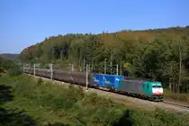Die 186 218 (2826) fuhr am 01.10.2011 mit ihrem G�terzug von Aachen nach Montzen durch den Preuswald bei Gemmenich.