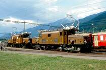 RhB Extra-GmP 3033 f�r GRAUB�NDEN TOURS von Landquart nach Davos Platz am 28.08.1997 in Landquart mit E-Lok Ge 6/6 I 411 - Ge 6/6 I 414. Hinweis: Zugvorbereitung, Lok Ge 6/6 I 411 nach Unfall am 09.02.2000a, zur Zeit als Leihgabe in M�nchen im Deutschen Museum.
