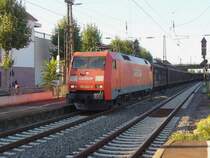 152 025-3 zieht einen gemischten G�terzug am 30.09.2011 durch Schwetzingen 
