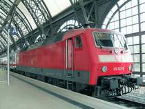 Am 10.07.2011 befand sich 120 123-5 auf Gleis 1 in Dresden Hauptbahnhof.