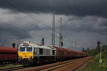 W�rend in Duisburg Hbf die Welt unterging fuhr die ECR 247 031 bei sch�nstem Licht durch Duisburg-Bissingheim.
