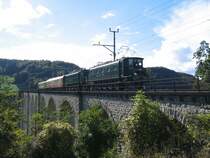 Ae 4/7 11026 und im Schlepp Ae 4/7 10949 anl�sslich ihrer �berfuhr nach Augsburg am 16.10.04 in H�ntwangen-Wil