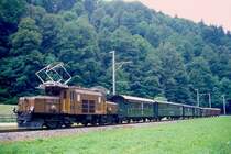 RhB Extra-GmP 3033 f�r GRAUB�NDEN TOURS von Landquart nach Davos Platz am 19.06.1999 kurz nach Fideris mit E-Lok Ge 6/6 I 414 - A� 1102 - B 2246 - B� 2060 - D� 4052II - C� 2012 - Gb 5070 - Gb 5016 - Gb 5019.
