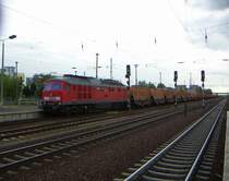 232 704-7 durch f�hrt mit dem BSR M�llzug Berlin Sch�nefeld Flughafen am 9.5.05